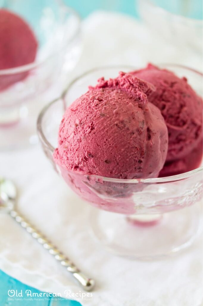 blackberry sour cream ice cream