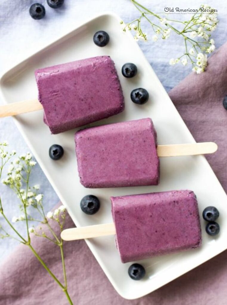 These creamy dreamy blueberry popsicles are vegan and free of refined sugar. You only need 5 ingredients to make these healthy treats that the whole family will love.