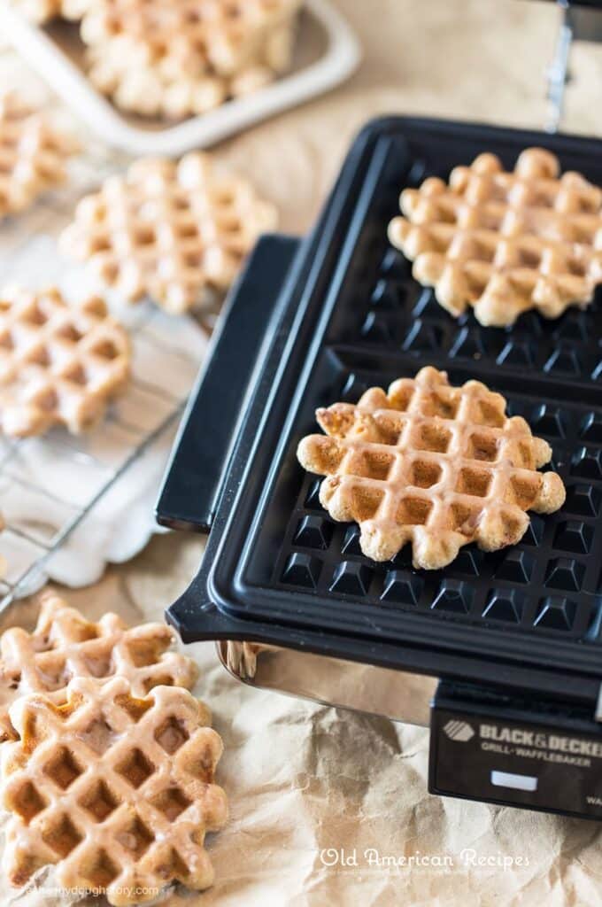 Cinnamon waffle cookies