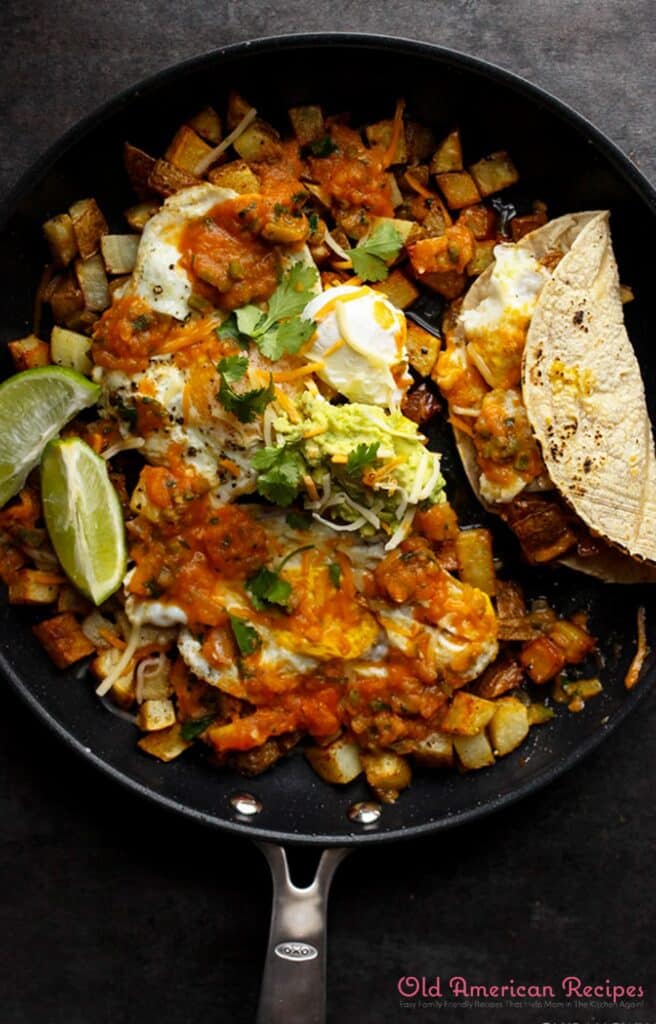 Huevos rancheros breakfast hash