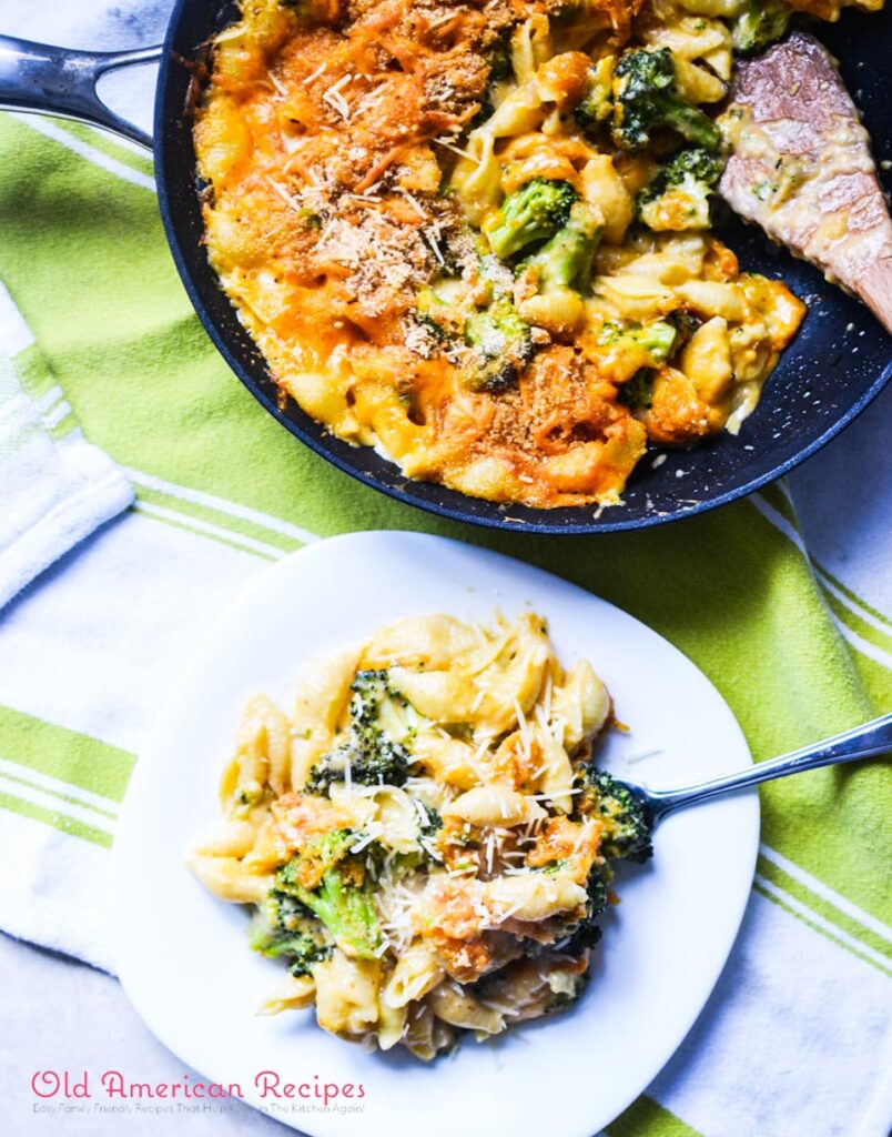 Spicy Skillet Broccoli Mac and Cheese