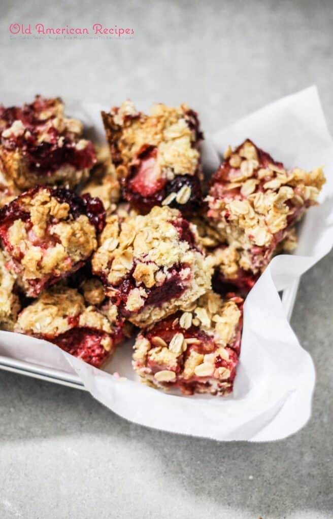 Berry oatmeal bars