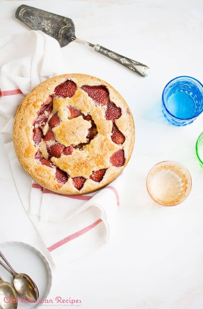 Vanilla Bean-Strawberry Buttermilk Cake