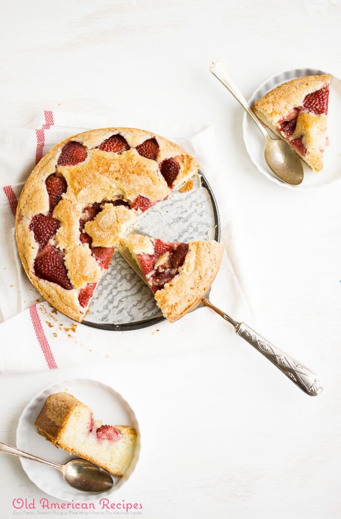 Vanilla Bean-Strawberry Buttermilk Cake