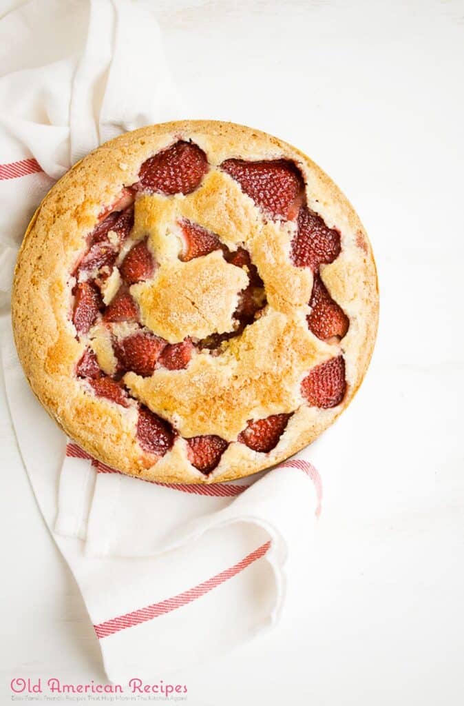 Vanilla Bean-Strawberry Buttermilk Cake