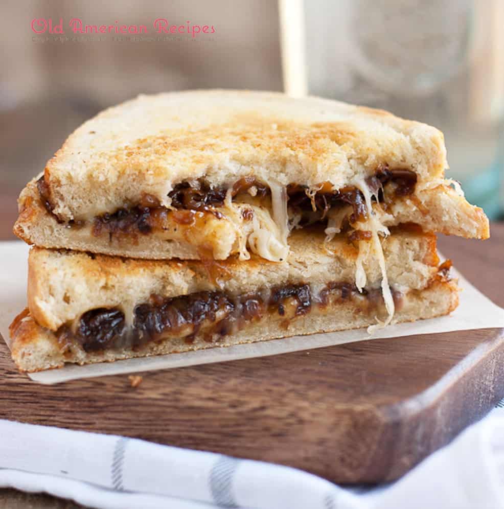 https://oldamericanrecipes.com/wp-content/uploads/2023/05/french-onion-grilled-cheese-sandwich-1.jpg