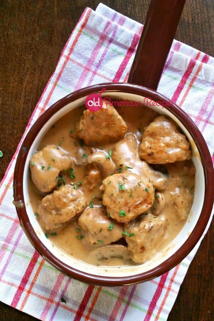 Turkey Meatballs with Dill-Mushroom Gravy